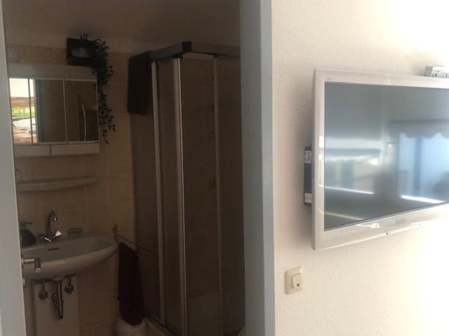 Sehr Schoene Ufernahe Ebenerdige Pura Vida Auf Der Halbinsel Scheid Apartment *